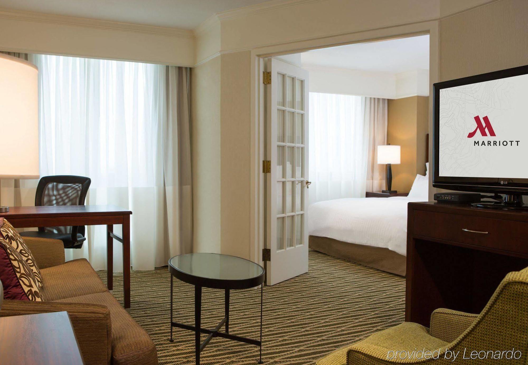 Washington Dulles Marriott Suites Herndon Exterior photo